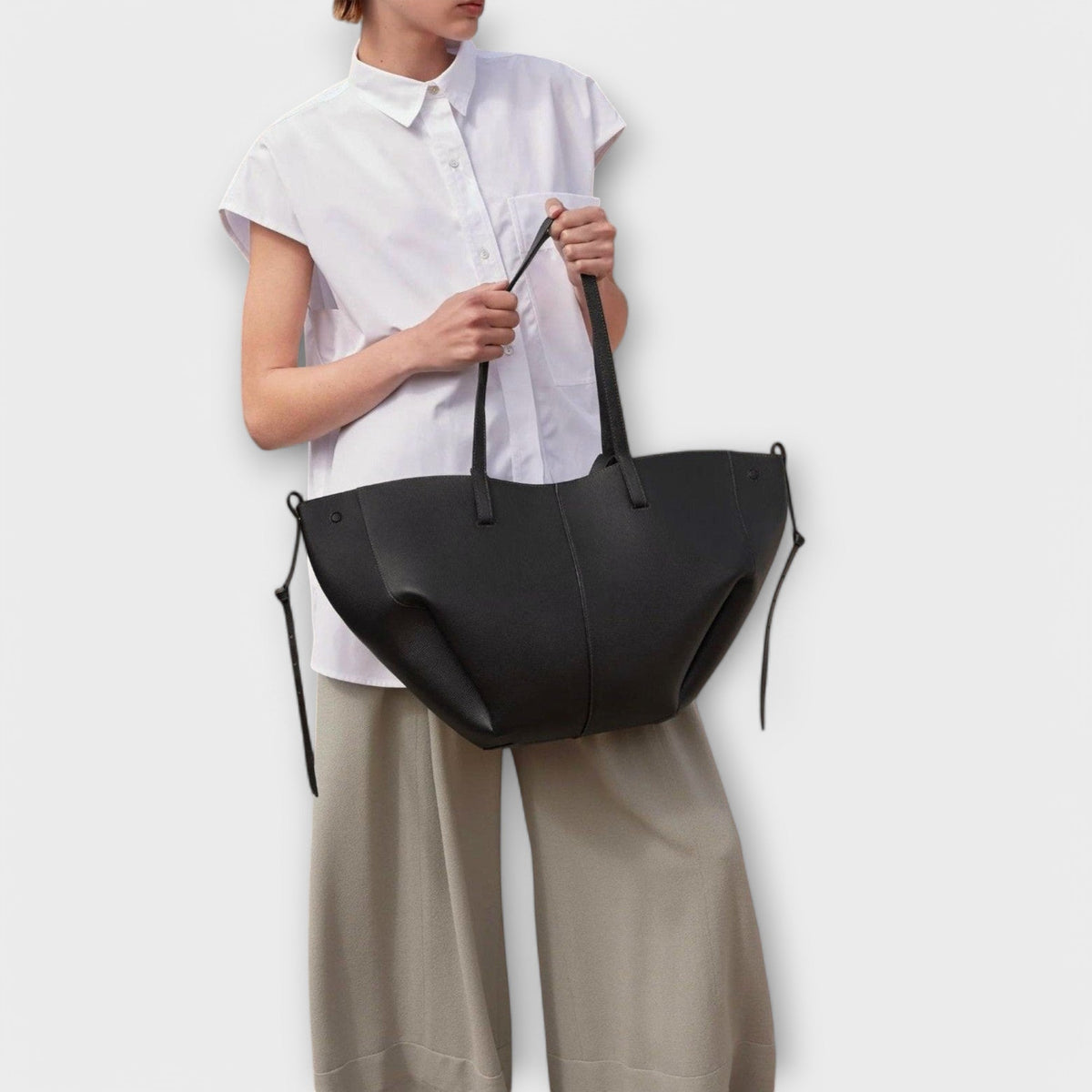 Aura | Minimalist Handbag